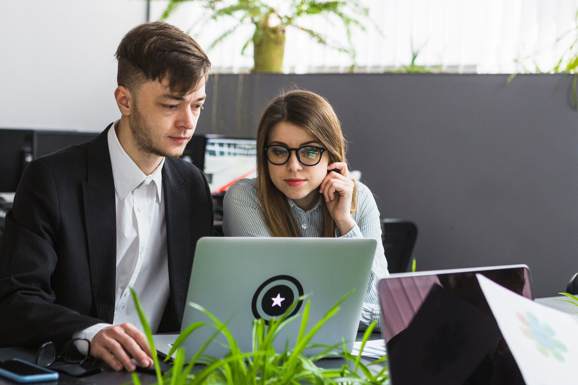 Profesionales trabajando en un proyecto